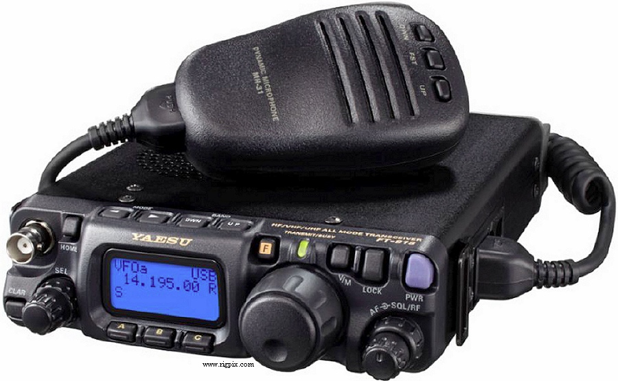 Yaesu FT-818ND transceiver portable QRP HF VHF UHF radioamateur