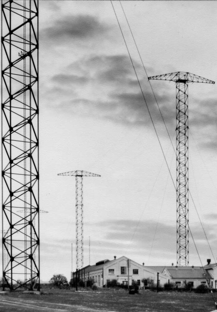 Station radio de Dorchester en 1930 avec les mâts de l'antenne Beam de New York
