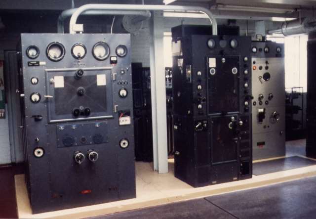 Émetteur Marconi SWB 8-10 No.17 indicatif GKH pour le service maritime